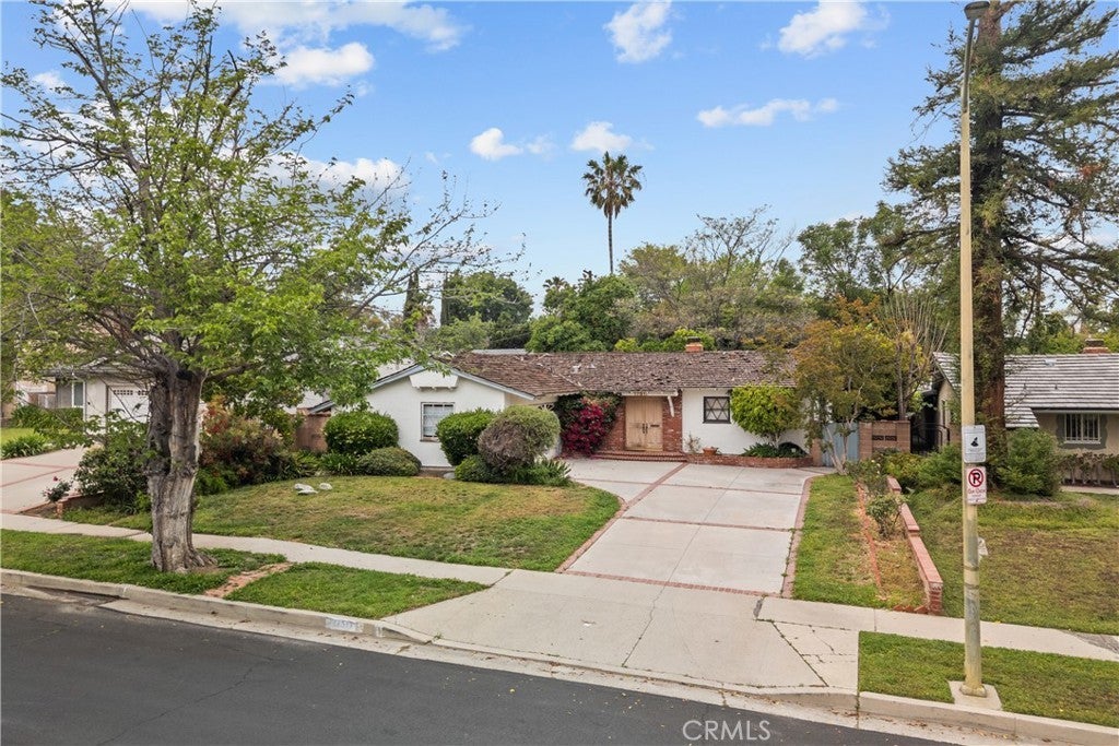 Photo of Listing #SR25099976