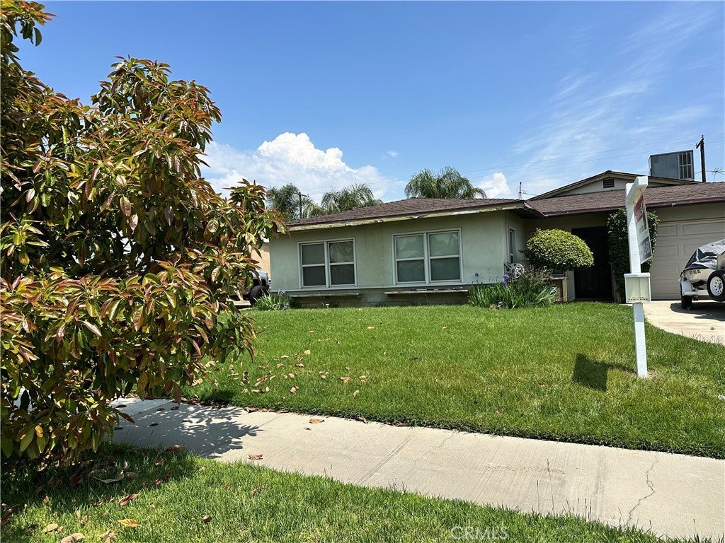 Photo of Listing #IV25102171