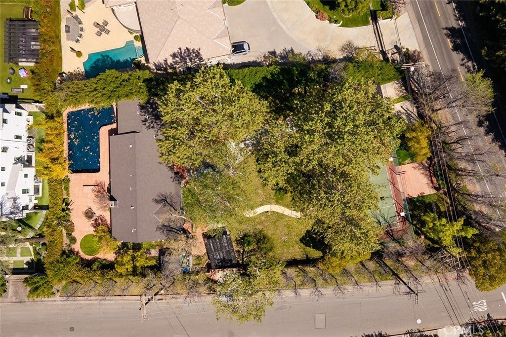 Photo of Listing #SR25102294