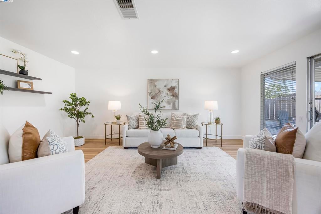 Photo of Listing #41096581