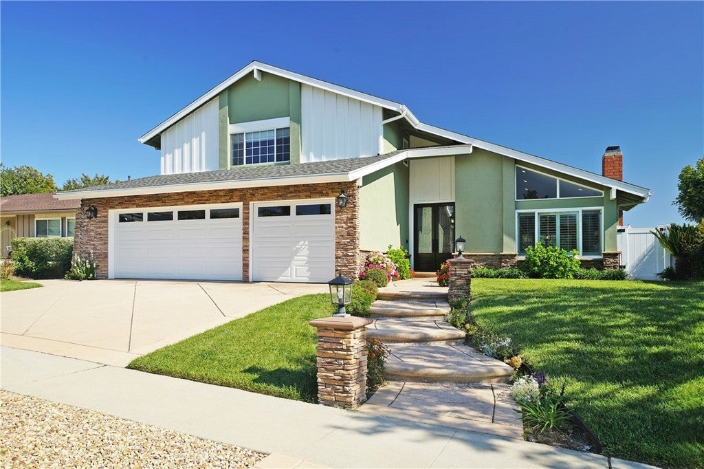 Photo of Listing #SR25100309