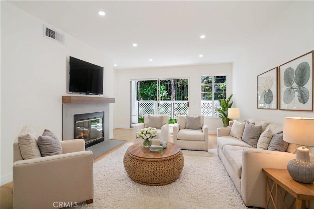 Photo of Listing #SB25100708