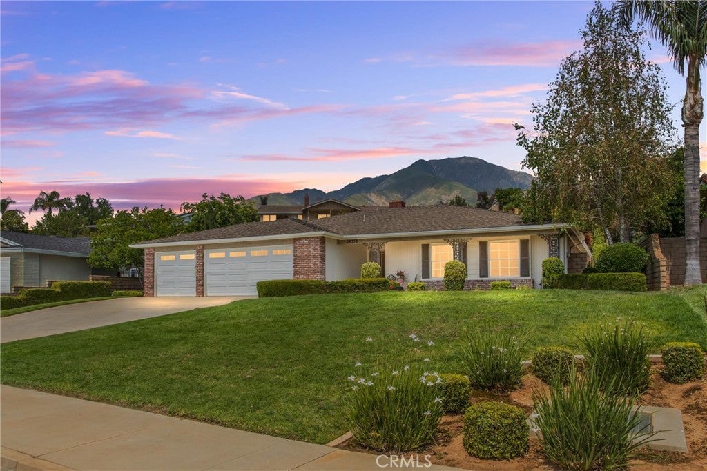 Photo of Listing #IV25102328