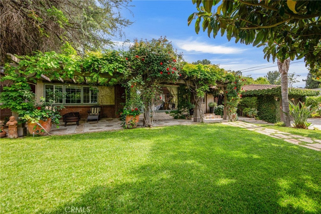 Photo of Listing #SR25100714