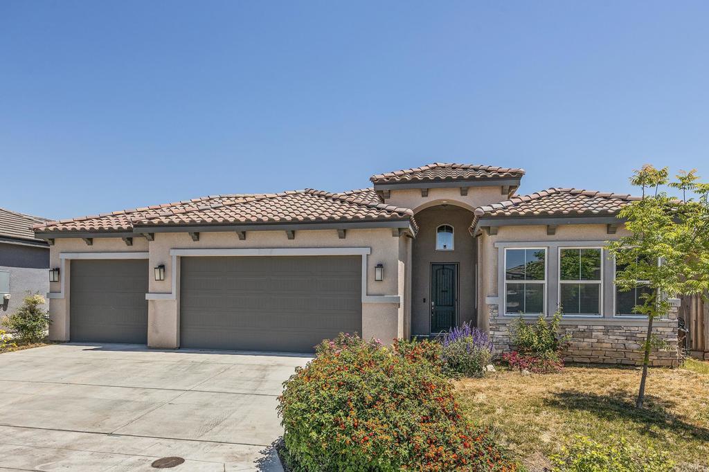 Photo of Listing #PTP2503343