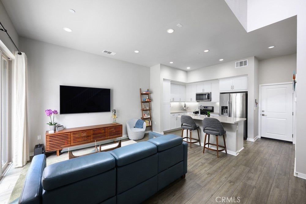 Photo of Listing #OC25102432