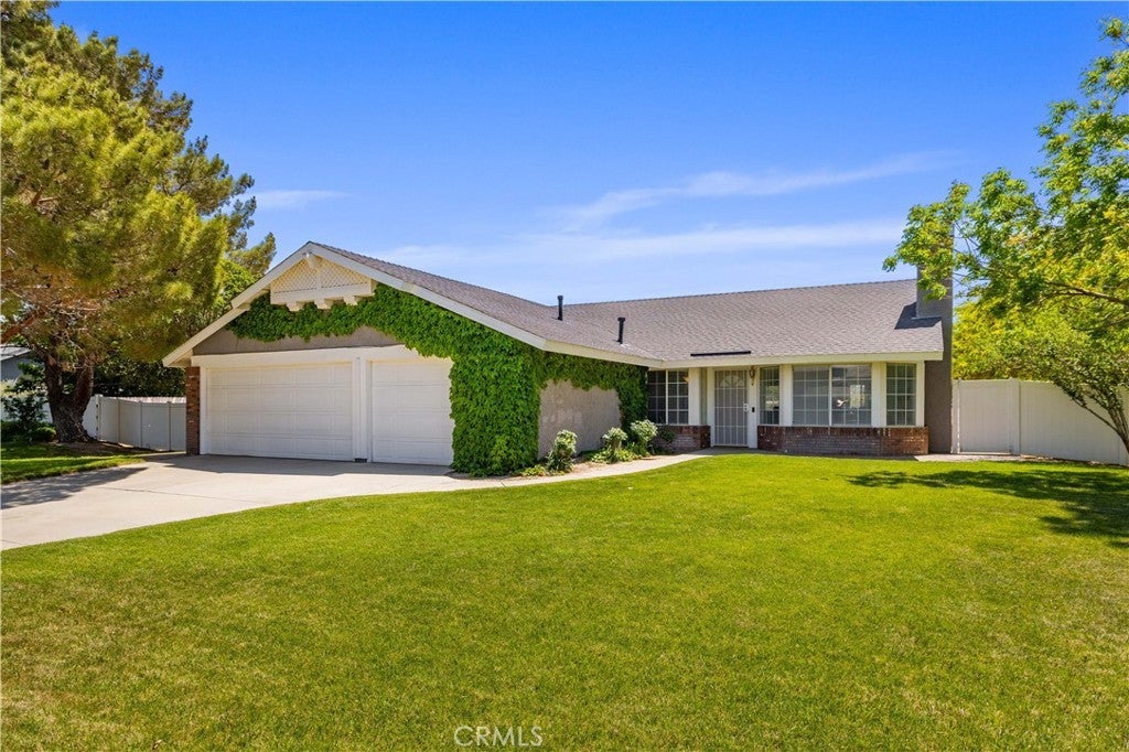 Photo of Listing #SR25102833