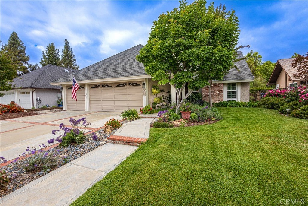 Photo of Listing #SR25101267