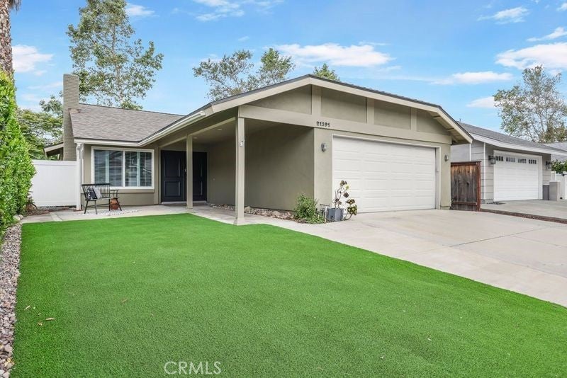 Photo of Listing #OC25101291