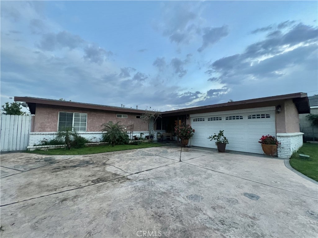 Photo of Listing #CV25102258