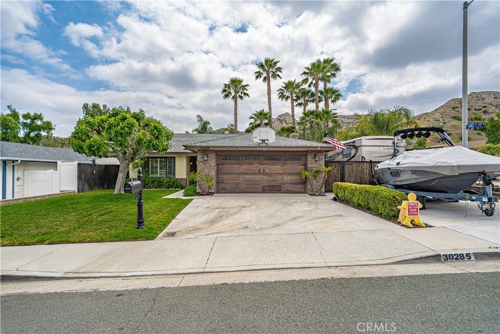 Photo of Listing #SR25102393