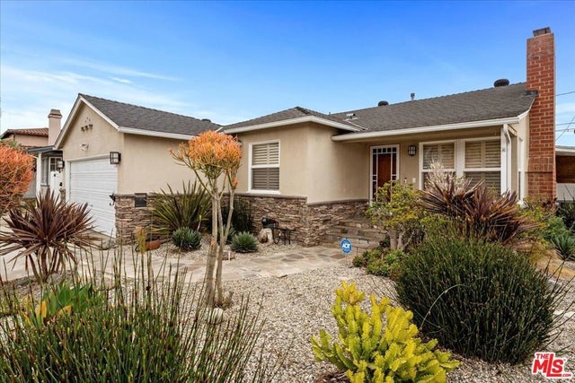 1620 18th Street, Manhattan Beach.