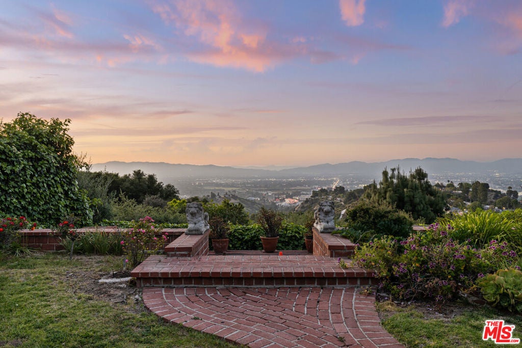 Photo of Listing #25535845