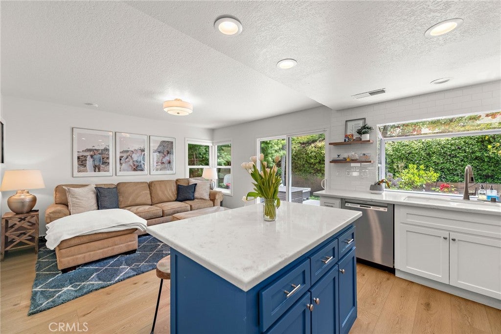 Photo of Listing #OC25102186