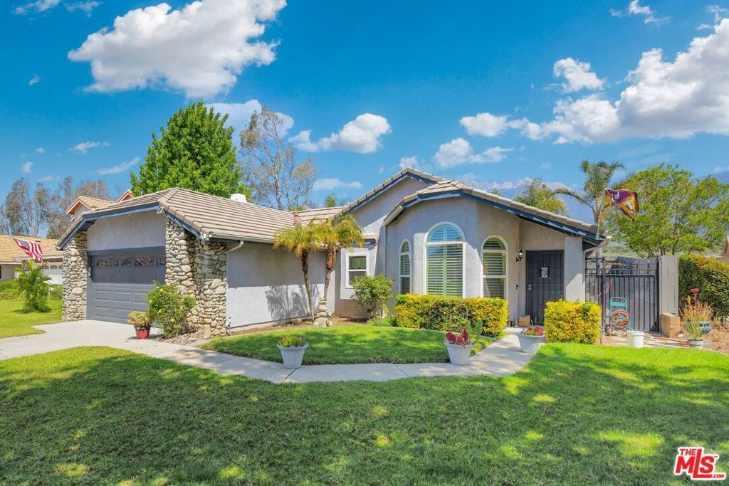 Photo of Listing #25536375