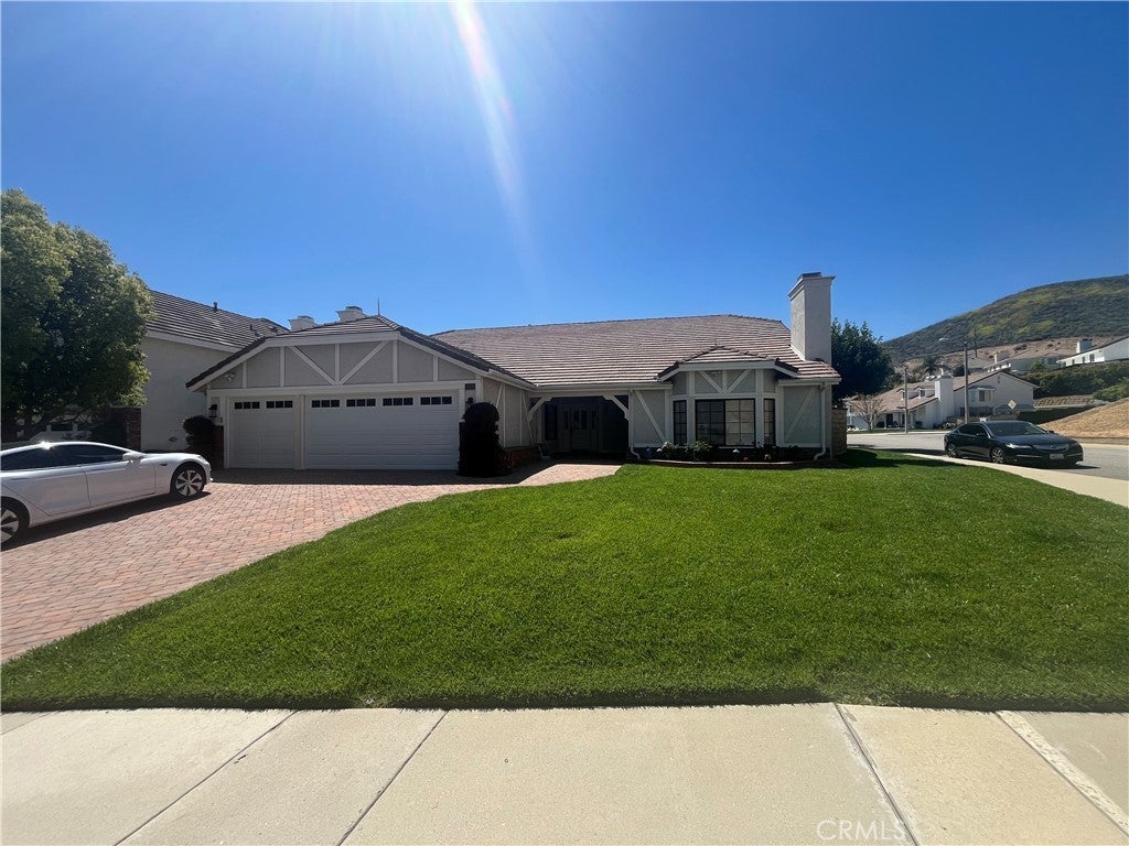 Photo of Listing #SR25101338