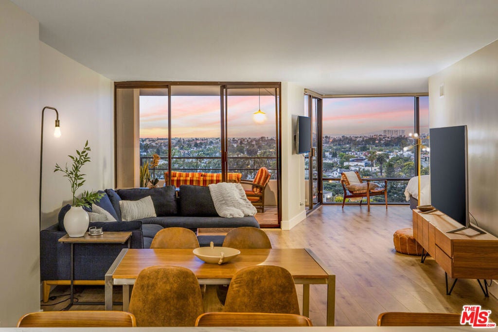 Photo of Listing #25536359