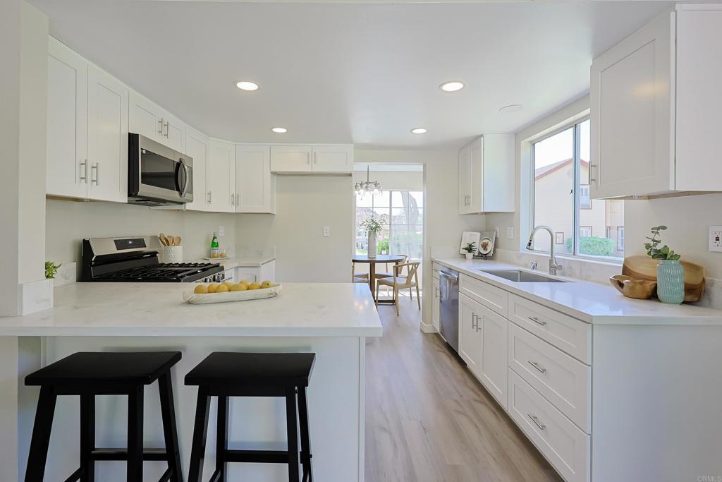 Photo of Listing #PTP2503363