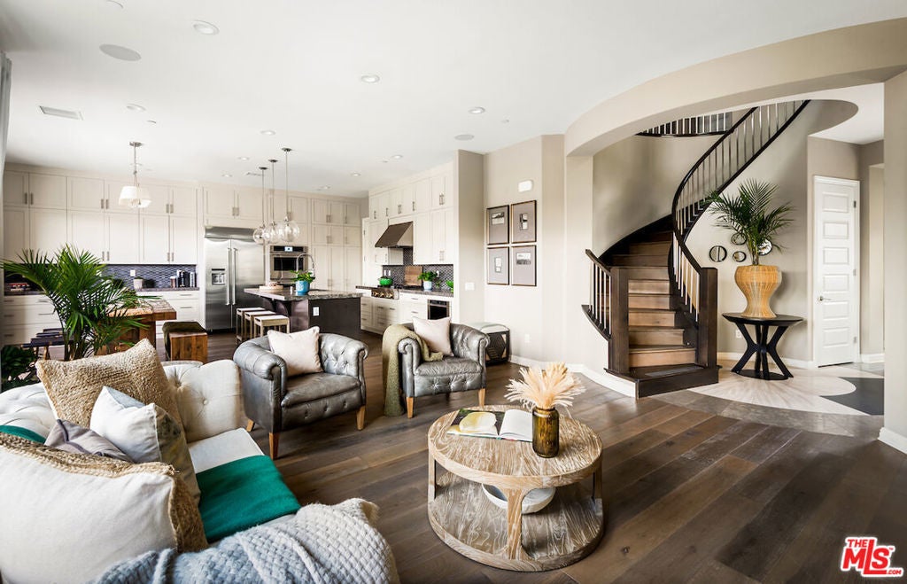 Photo of Listing #25535793