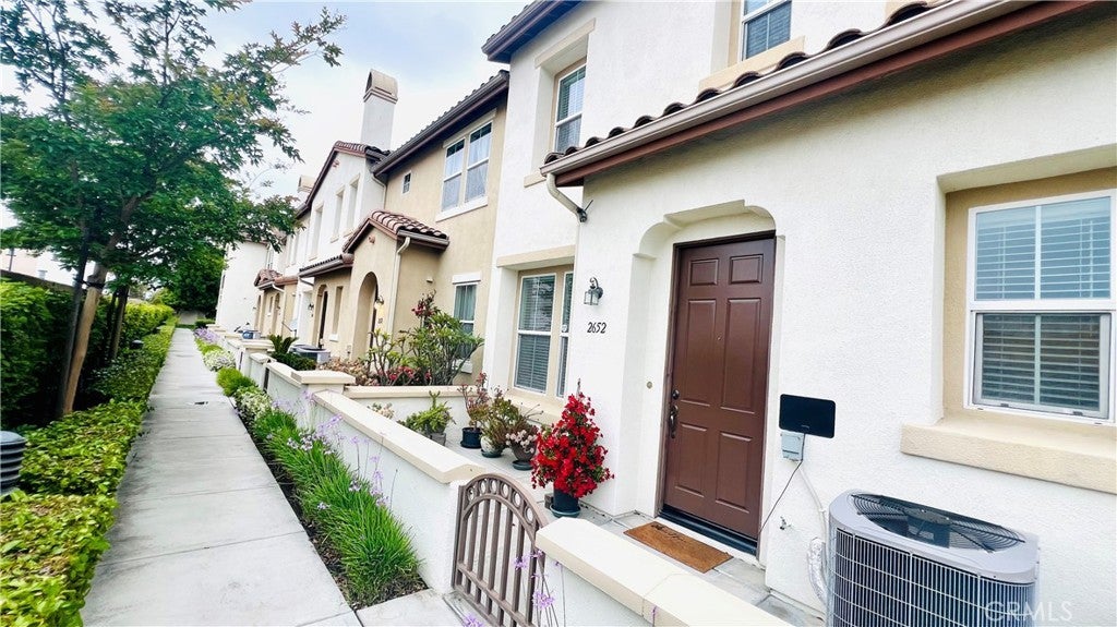 Photo of Listing #RS25103369