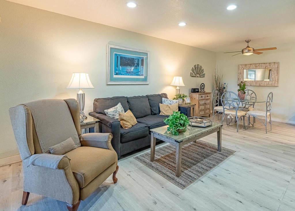 Photo of Listing #219129818DA