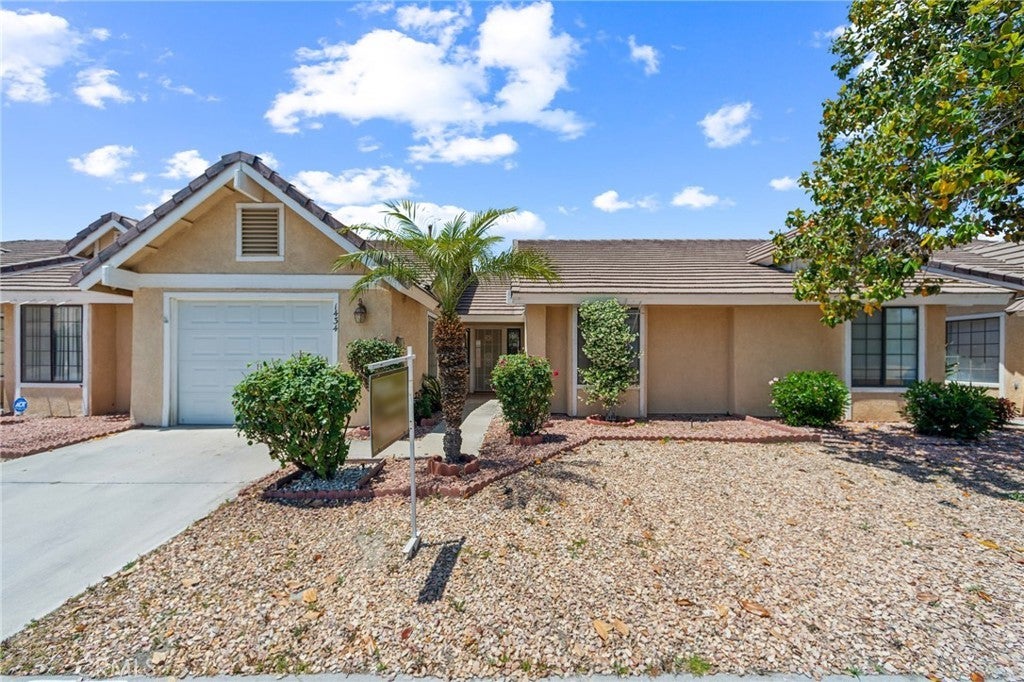 Photo of Listing #IV25103174