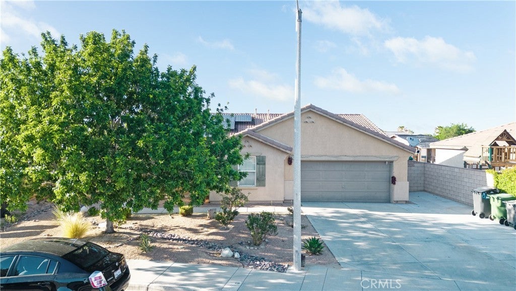 Photo of Listing #IV25103362