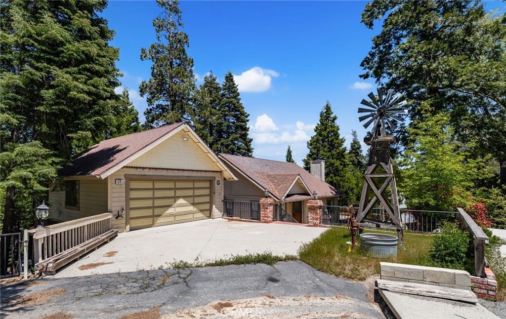 Photo of Listing #IV25095723