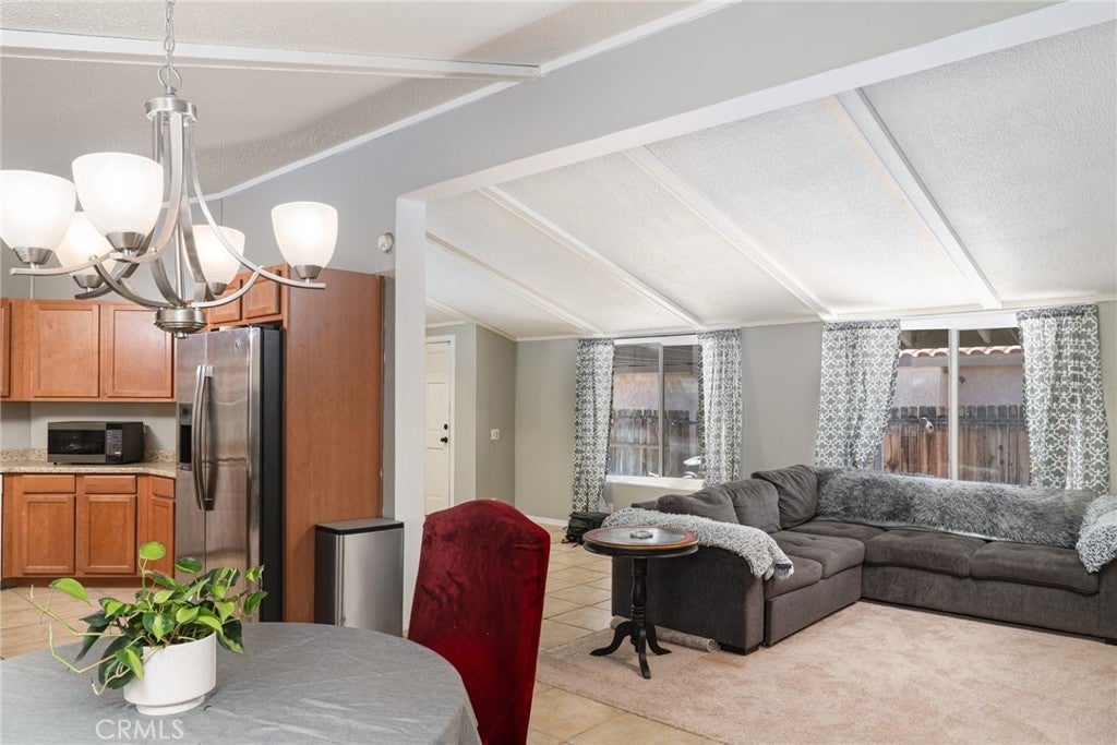 Photo of Listing #SR25103595