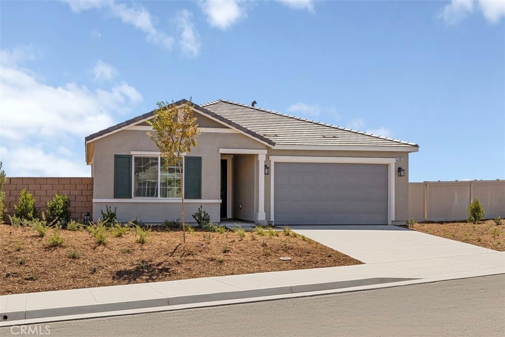 Photo of Listing #IV25103631