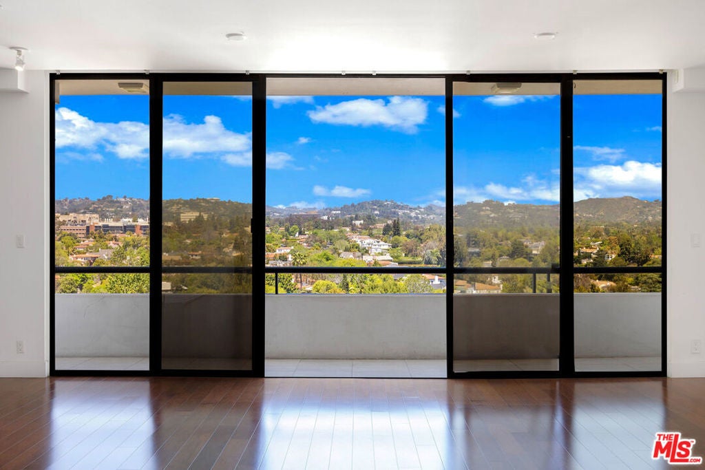 Photo of Listing #25536435