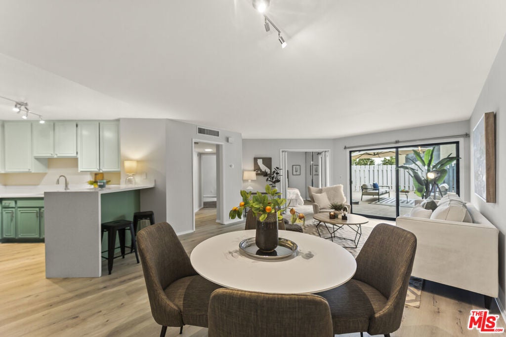 Photo of Listing #25536673