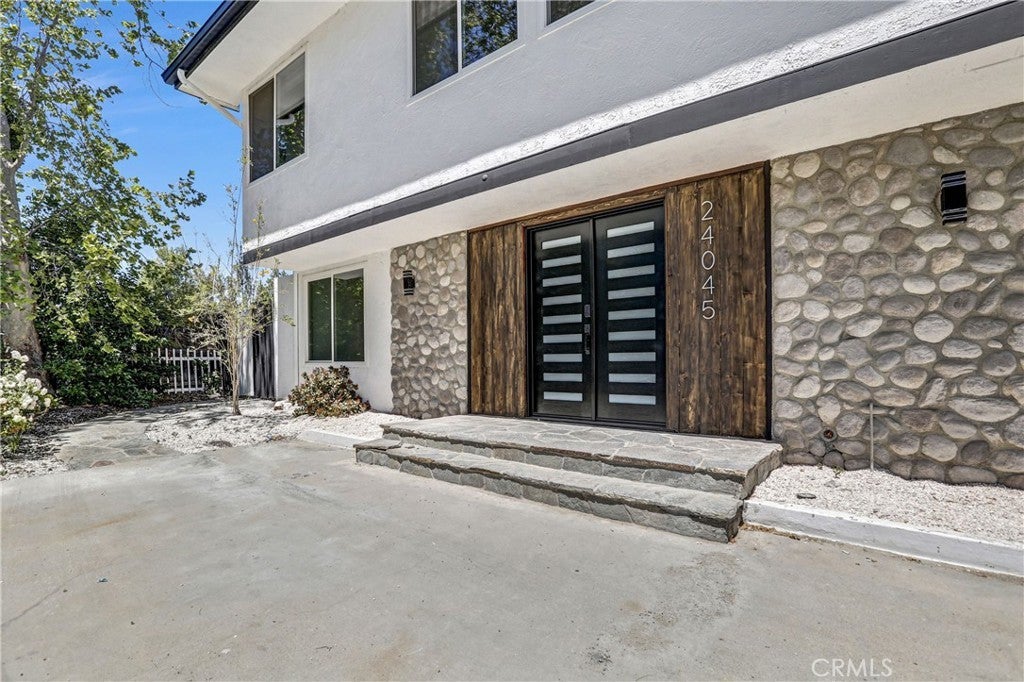 Photo of Listing #SR25103774