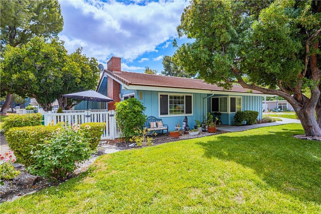 Photo of Listing #IV25101357