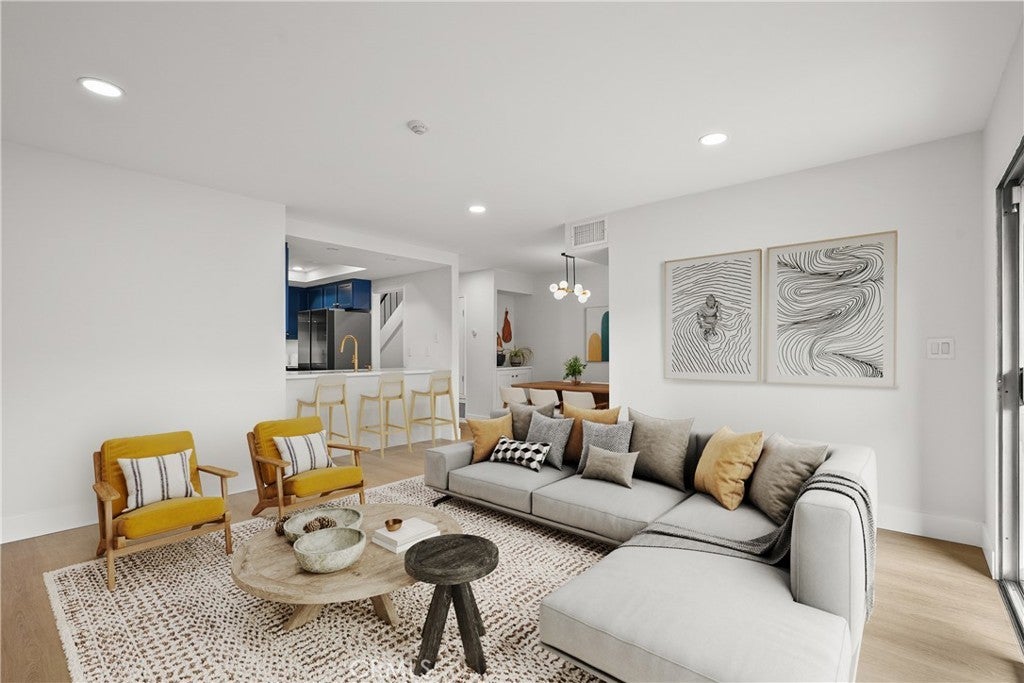 Photo of Listing #SB25103460