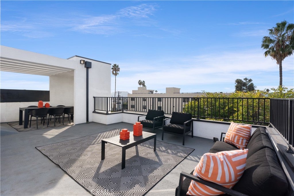 Photo of Listing #SB25103888