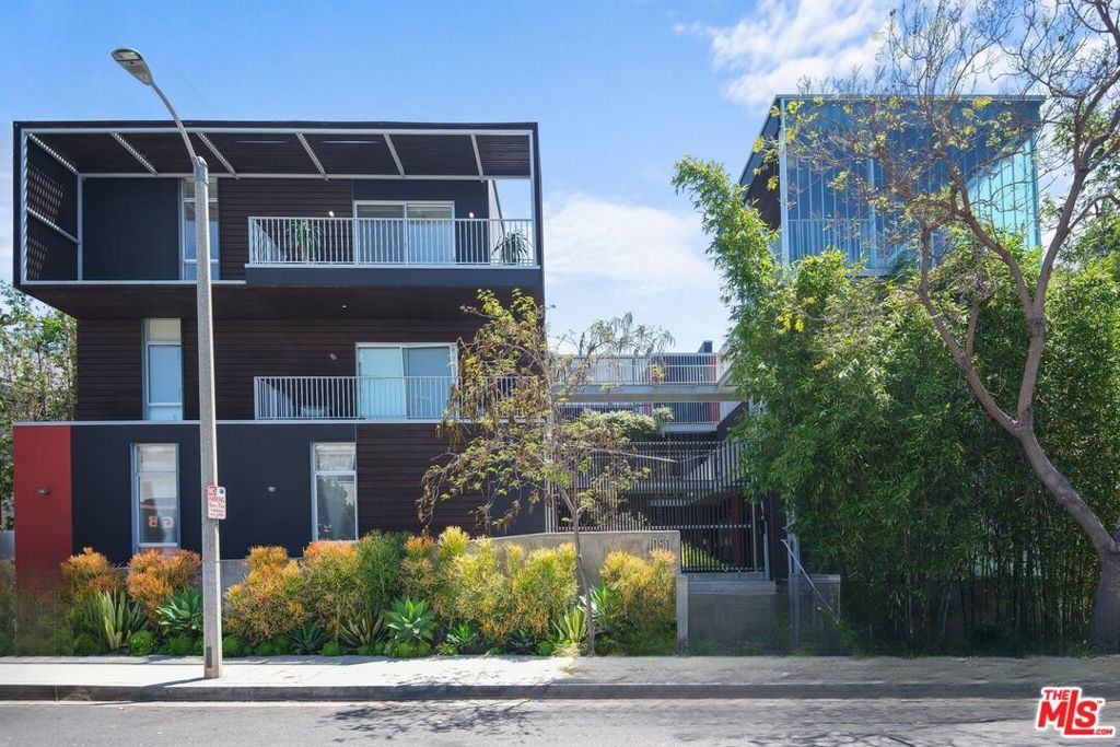 Photo of Listing #25536597