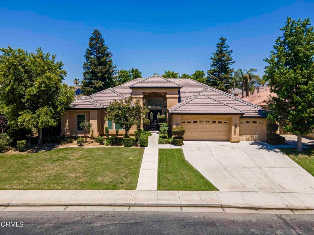 Photo of Listing #V1-29854