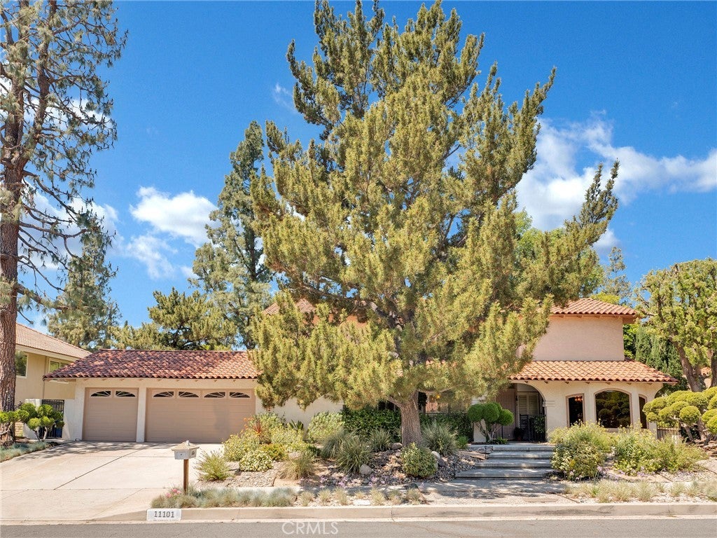 Photo of Listing #SR25091192