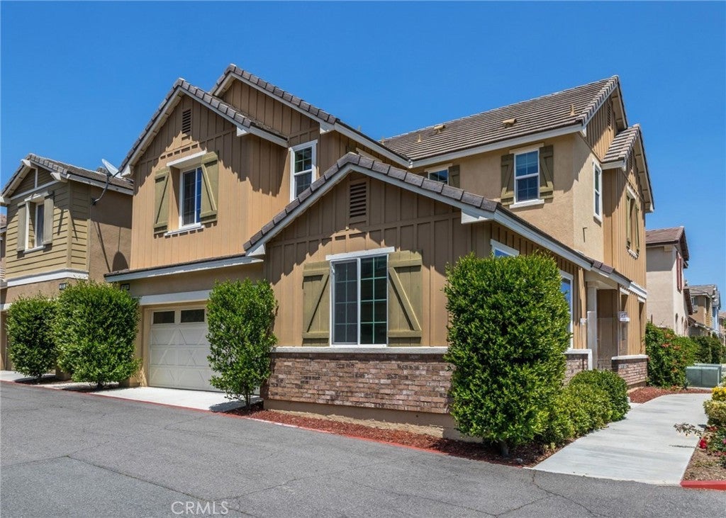 Photo of Listing #SR25103847