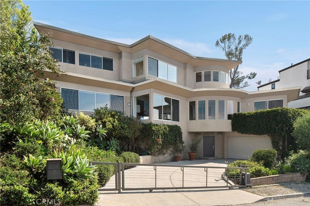 Photo of Listing #SR25099929