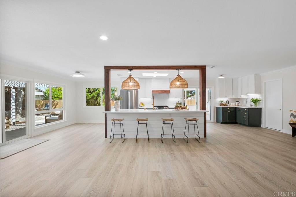 Photo of Listing #PTP2503416