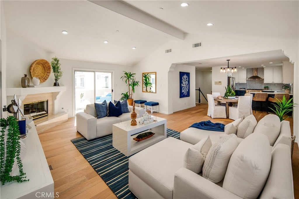 Photo of Listing #SB25104240