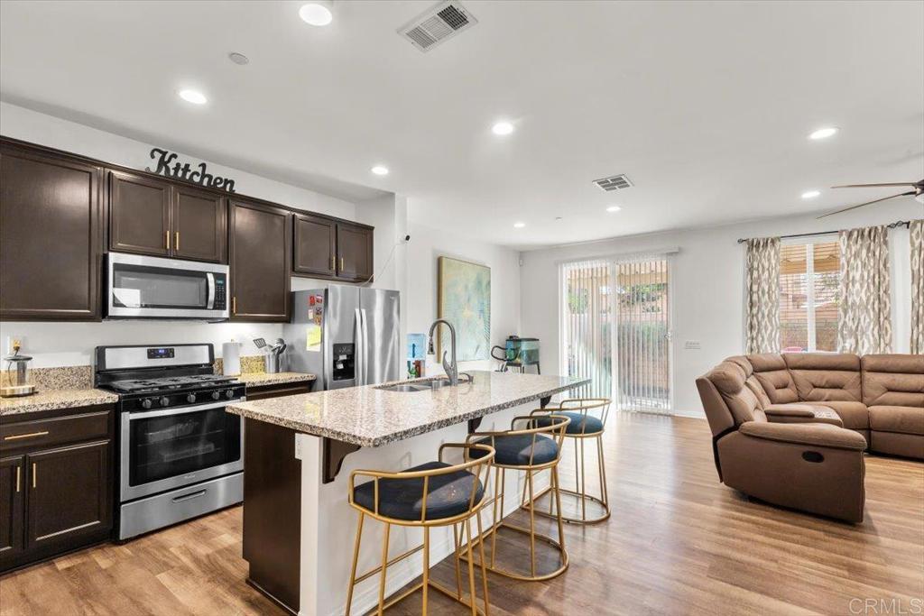 Photo of Listing #PTP2503427