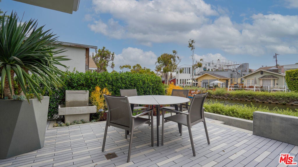 Photo of Listing #25535957