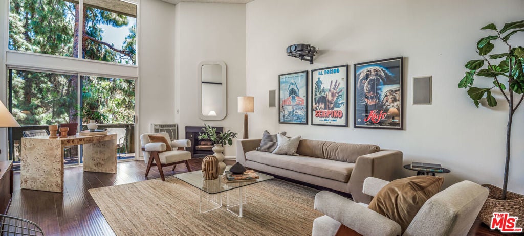 Photo of Listing #25537159