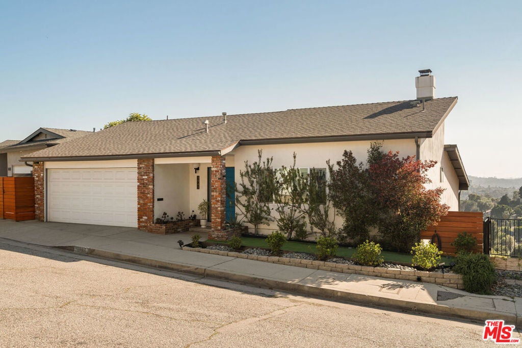 Photo of Listing #25537075