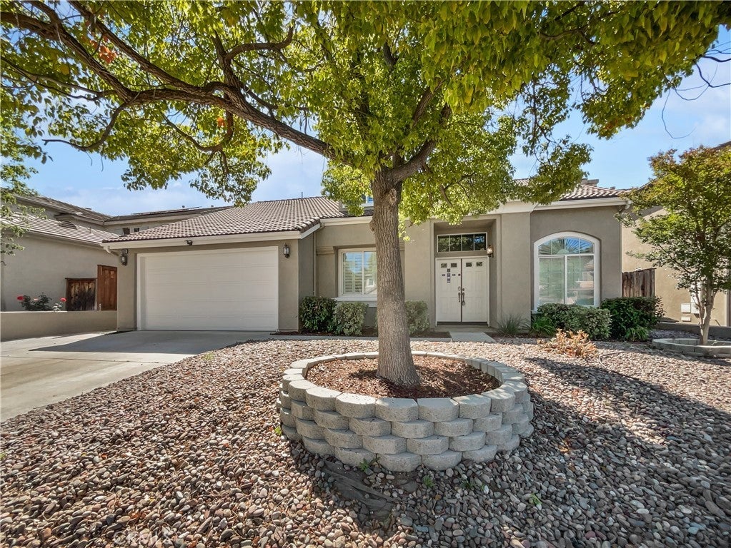 Photo of Listing #IV25105207