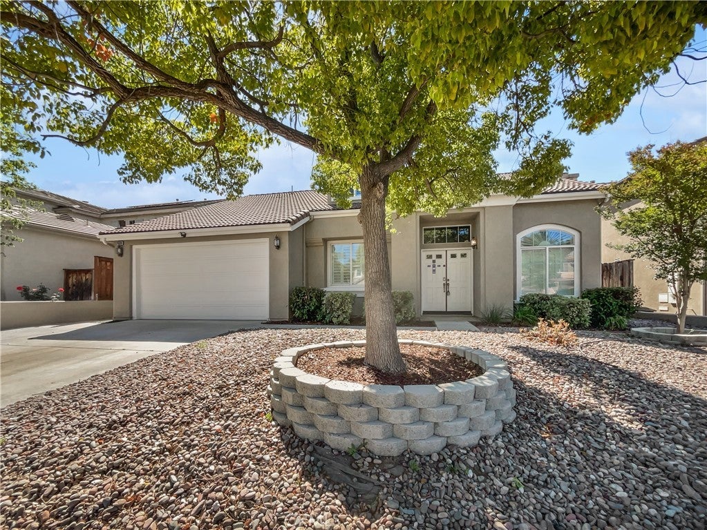 Photo of Listing #IV25105207