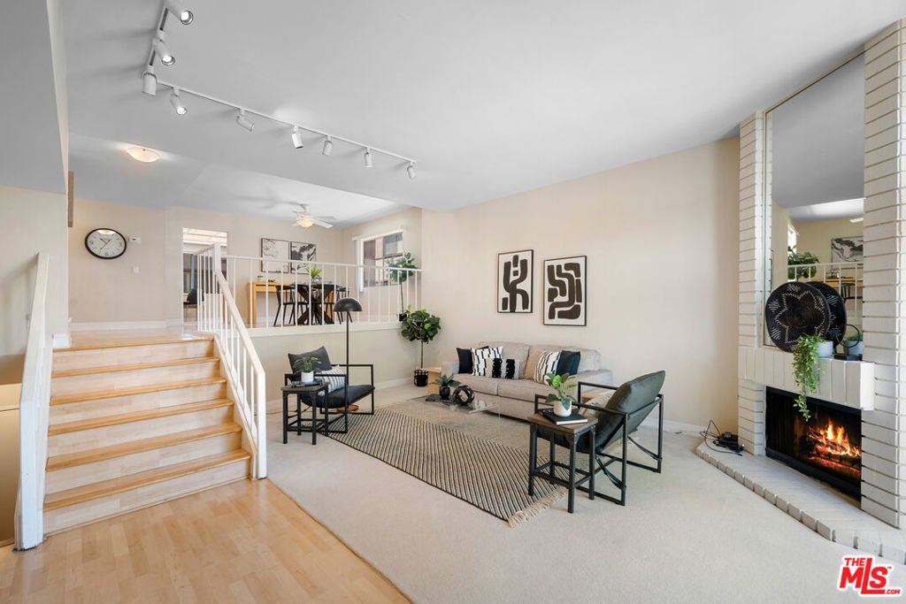 Photo of Listing #25532349